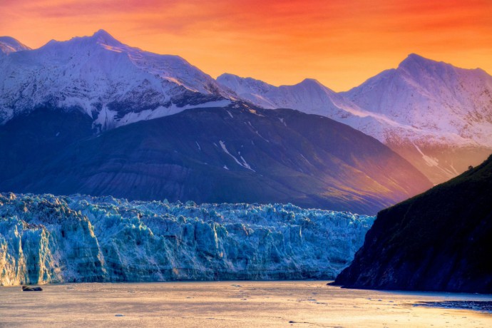 Sunrise at hubbard glacier